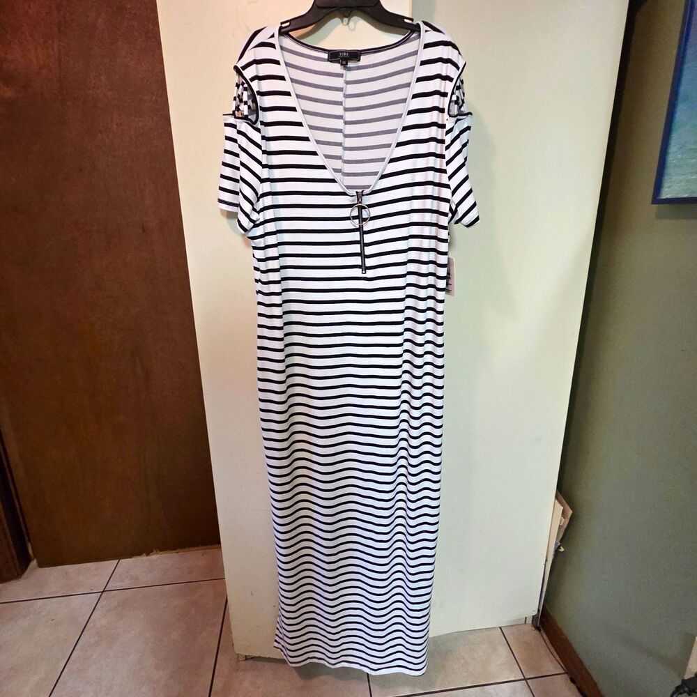 Vibe Sportswear Women’s 3X Black/White Striped Maxi Dress Cold Shoulder Zip